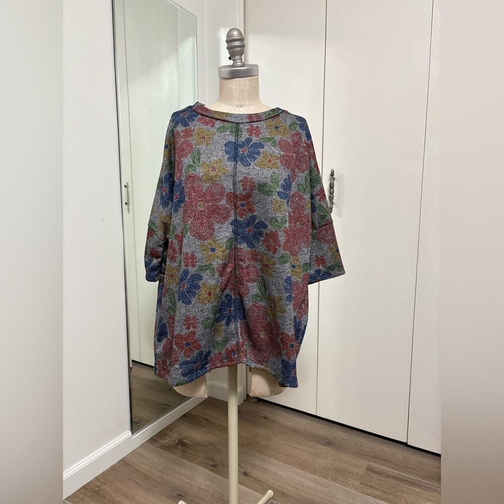 Hopely Floral Print Gray Oversized Knit Top Large Multicolor Dolman Sleeve NWT